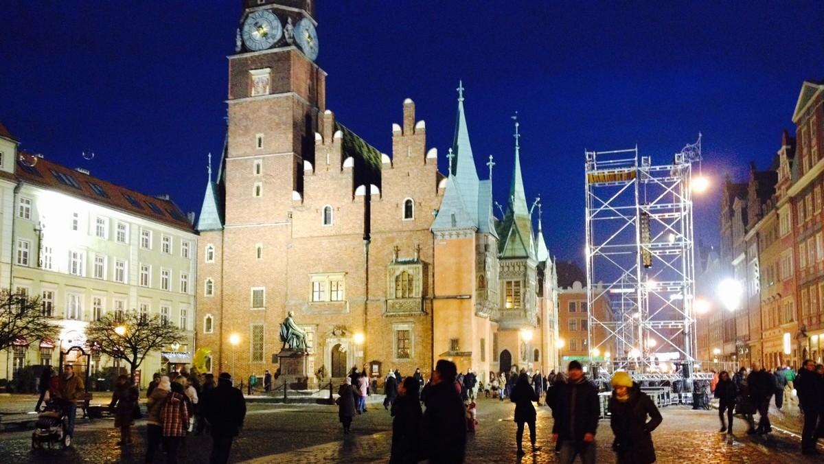 Cześć działaczy PO, radni związani z prezydentem Wrocławia Rafałem Dutkiewiczem oraz Bezpartyjni Samorządowcy utworzyli w Sejmiku Województwa Dolnośląskiego nowy klub, który tworzy koalicję z PSL. Oznacza to, że PO utraciła władzę w województwie i wraz z PiS jest w opozycji.