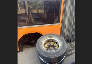 Otpali su točkovi na trolejbusu u Beogradu