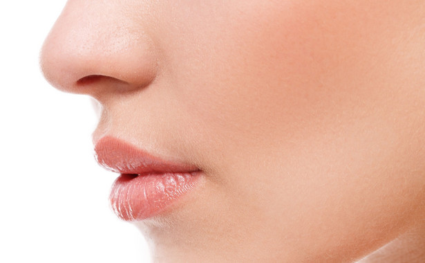 Modne operacje plastyczne nosa. Czy warto poprawiać naturę?