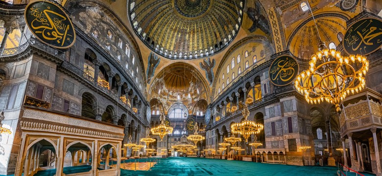 Hagia Sophia niszczona przez turystów. Nie przetrwa trzęsienia ziemi?