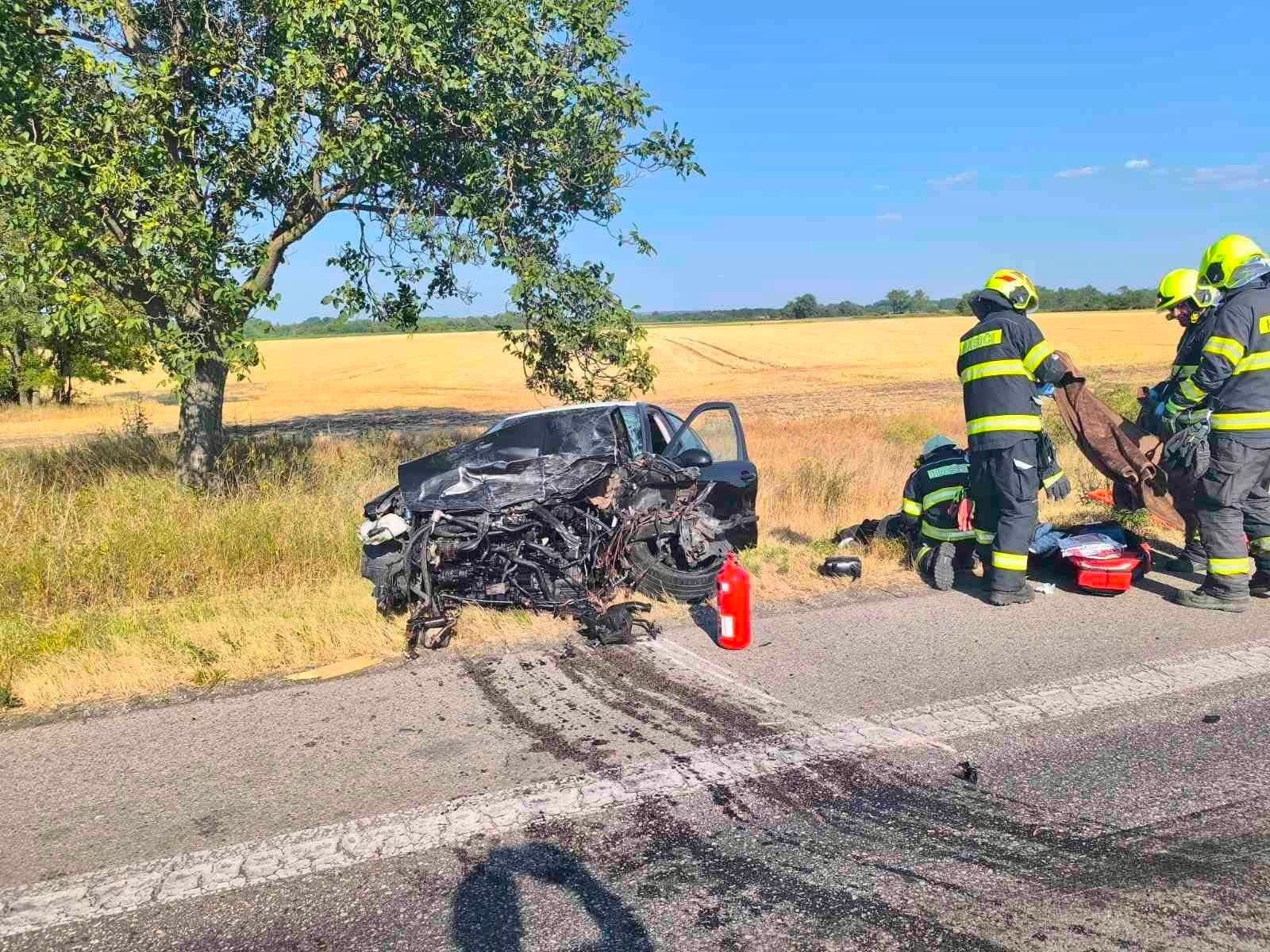 Pri Hurbanove došlo k vážnej dopravnej nehode.