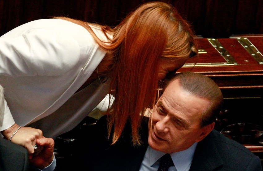 Nasmejani i zadovoljni: Vitoria Brambila i Berluskoni