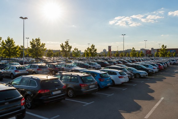 Paprene cene na Jadranu: Parking postao veći trošak od smeštaja, u ovom gradu sat košta neverovatnih 20 evra