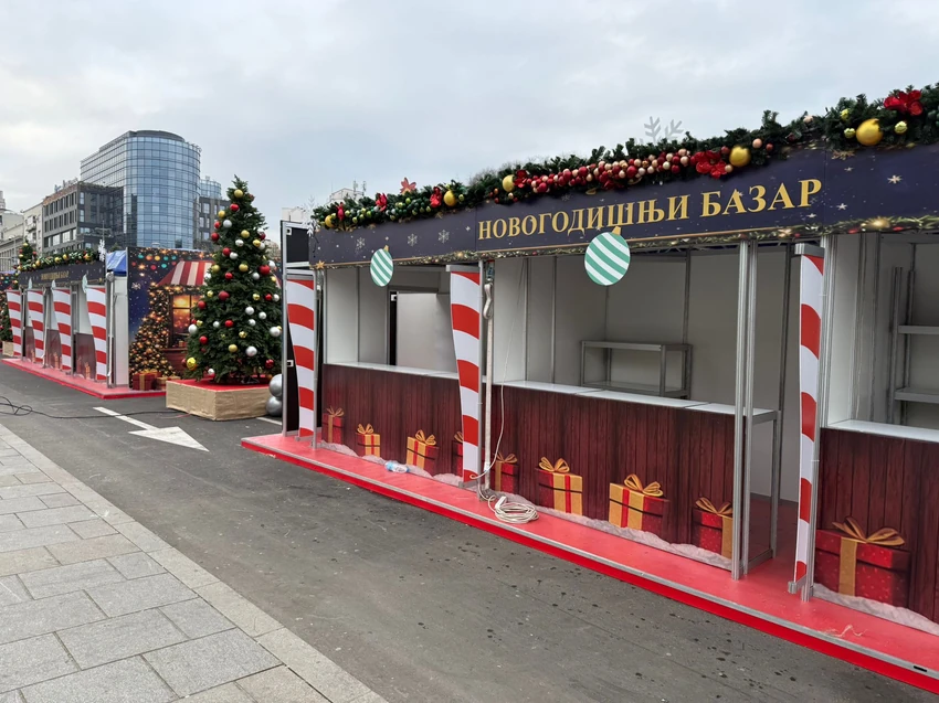  Novogodišnji bazar ispred Skupštine