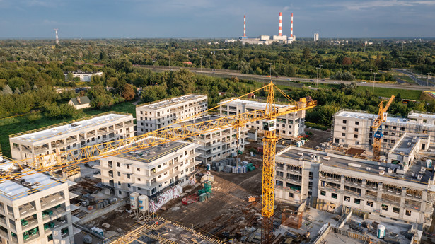 Plac budowy nowego osiedla mieszkaniowego w Warszawie