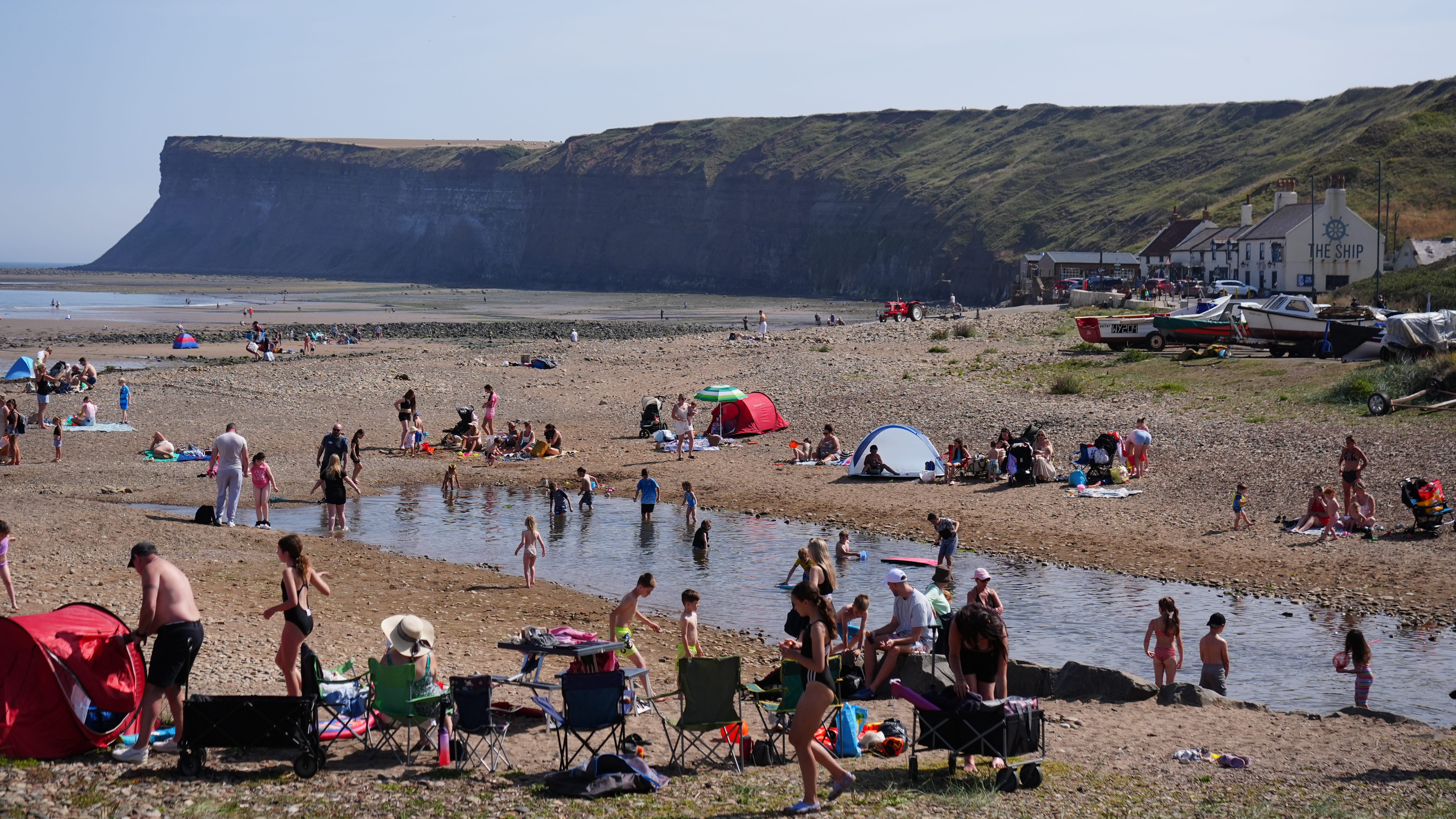 UK breaks double climate record: 2025 warmest and sunniest year ever