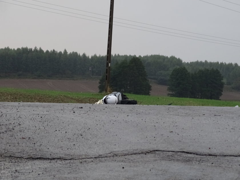 Policjant z Olsztyna doprowadził do śmiertelnego wypadku wpadając radiowozem w grupę motocyklistów