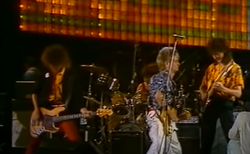 Historia jednego przeboju. "Tańcz, głupia, tańcz" to nie tylko opowieść o PRL-u [WIDEO]