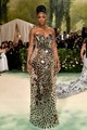 Venus Williams Marc Jacobs ruháját apró tükrök borították a 2024-es Met-gálán.
