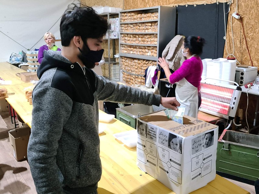 Novčana sredstva za pomoć teško bolesnoj srpskoj deci prikupljali su i migranti u prihvatnom centru "Principovac"