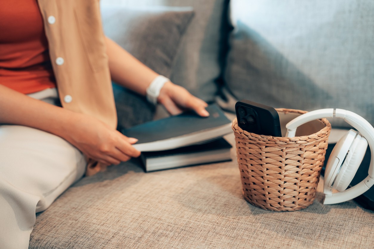 Skvelým trikom je odložiť všetky zariadenia do spoločného košíka.