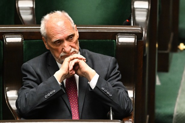 Antoni Macierewicz (PiS) podczas posiedzenia Sejmu 23 maja