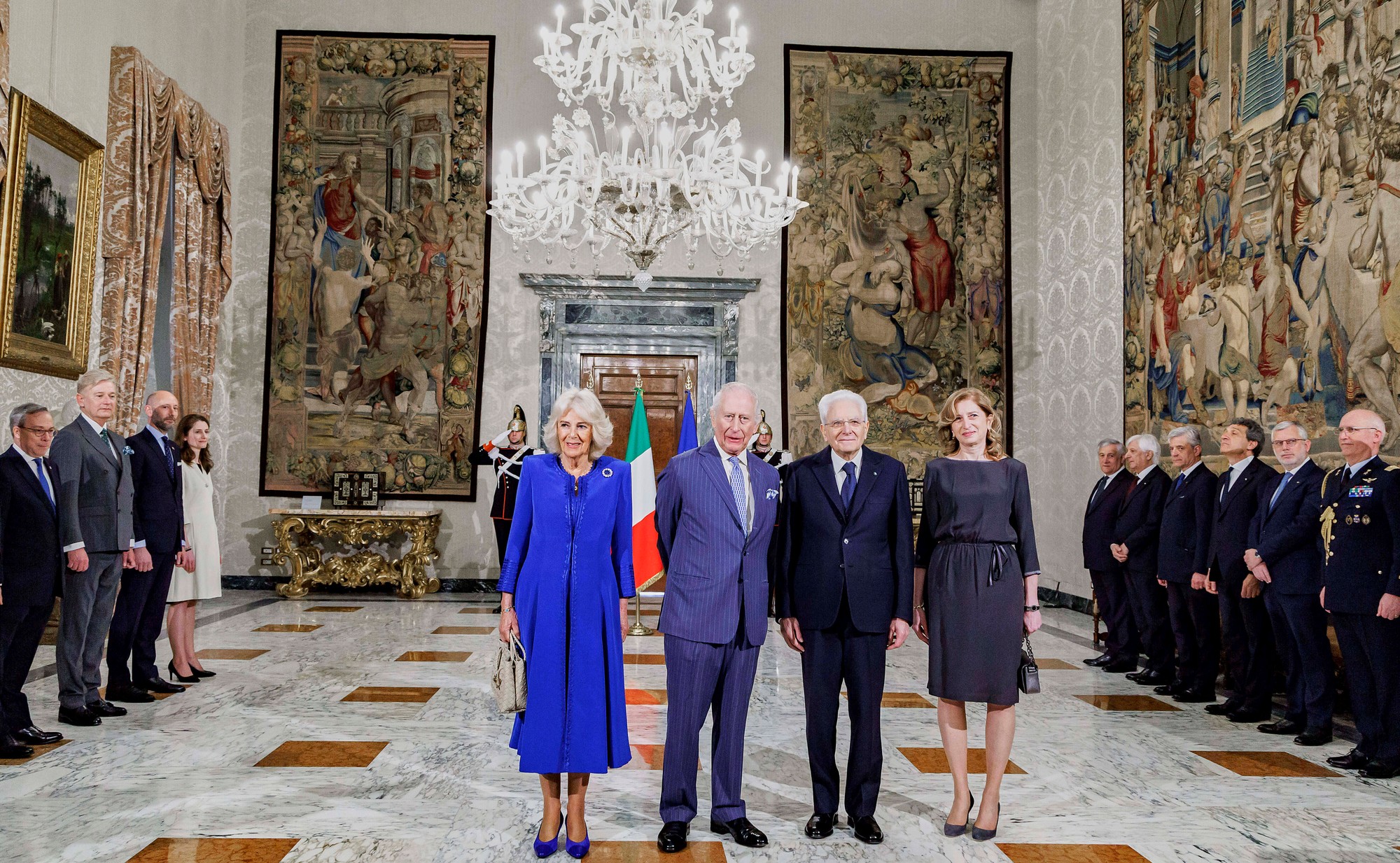Britský kráľovský pár sa stretol s prezidentom Mattarellom.