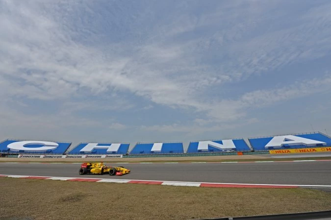 Formuła 1: szef Renault o Kubicy i Pietrowie oraz wyścigach w Chinach i Hiszpanii