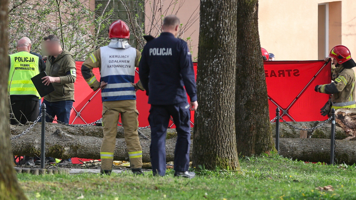 Policjant opisał, co zrobił ksiądz na miejscu tragedii w Rabce. "Groźby"