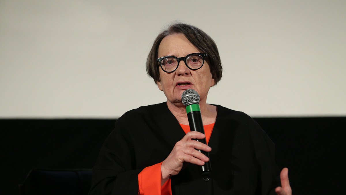 Agnieszka Holland podczas festiwalu filmowego w Berlinie zapowiedziała, że planuje wyreżyserowanie serialu o Napoleonie Bonaparte, do którego powstał już scenariusz. Aktualnie trwają poszukiwania partnerów biznesowych i inwestorów.