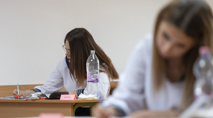 Mindössze néhány nap, és kezdődik az őszi érettségi vizsgaidőszak / Fotó: MTI/Varga György