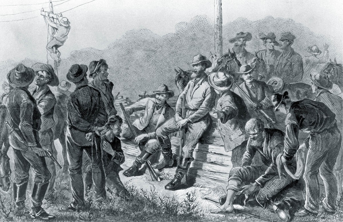 XIX-wieczna rycina przedstawiająca grupę samozwańczych stróżów prawa wymierzających sprawiedliwość.