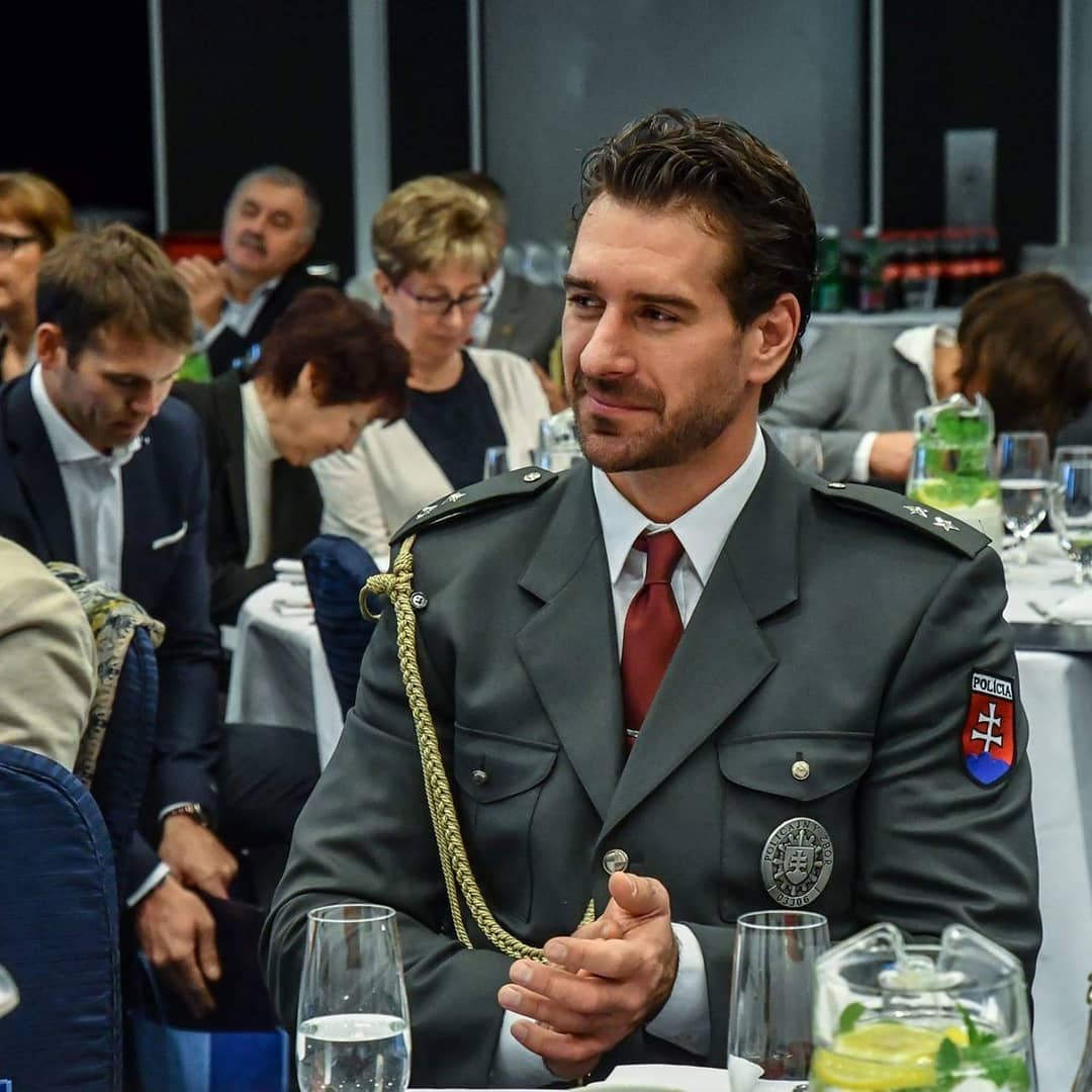 Bývalý hokejista Boris Valábik bol policajtom.