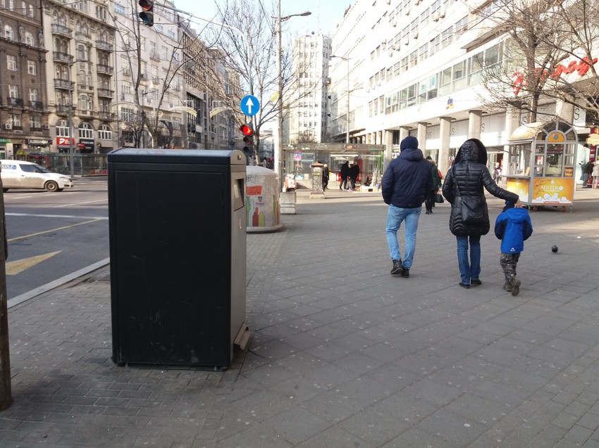 Solarni kontejner na Terazijama - nepoznanica za prolaznike