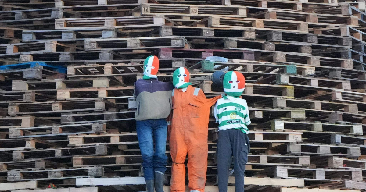 Kneecap-effigies-top-loyalist-bonfires-amid-asbestos-fears