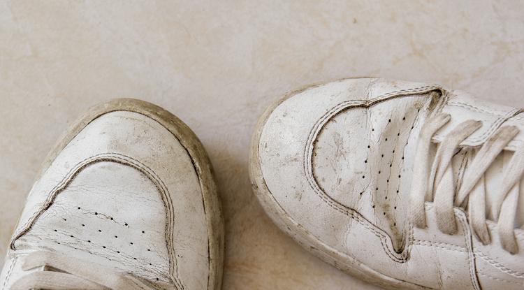 Kend ezt a 3 hozzávalót a cipődre, hogy újra vakítóan fehér legyen  Fotó: Getty Images