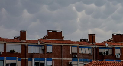 Ludzie patrzyli w niebo z niedowierzaniem i pstrykali zdjęcia. Taka gratka nie zdarza się często