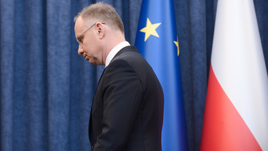 "Prezydent pogodził się, że popełnił błąd". Andrzej Duda ma jeszcze opcję "silnego uderzenia"