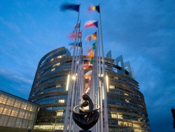 Emisja CO2: PE znowu zajmie się dwutlenkiem