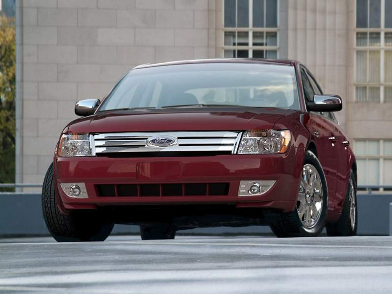 Detroit 2007: facelifting dla Forda Five Hundred