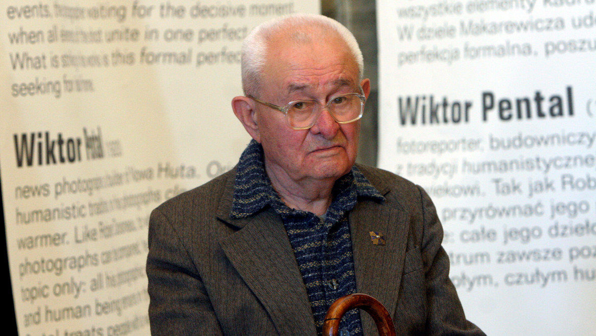 Fotograf Wiktor Pental, twórca legendarnych zdjęć pierwszych lat krakowskiej Nowej Huty, zmarł we wtorek w Krakowie w wieku 93 lat – poinformował Łukasz Trzciński, wiceprezes Fundacji Imago Mundi.