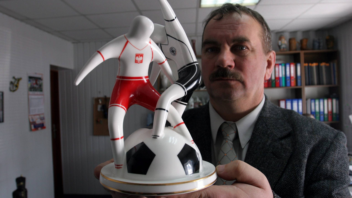 Właściciel fabryki Porcelany AS w Ćmielowie Adama Spała został w piątek uhonorowany nagrodą wojewody świętokrzyskiego Laur Świętokrzyski, w kategorii Człowiek Roku 2013.