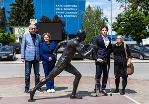 Otkriven spomenik Jovanu Mikiću Spartaku u Subotici