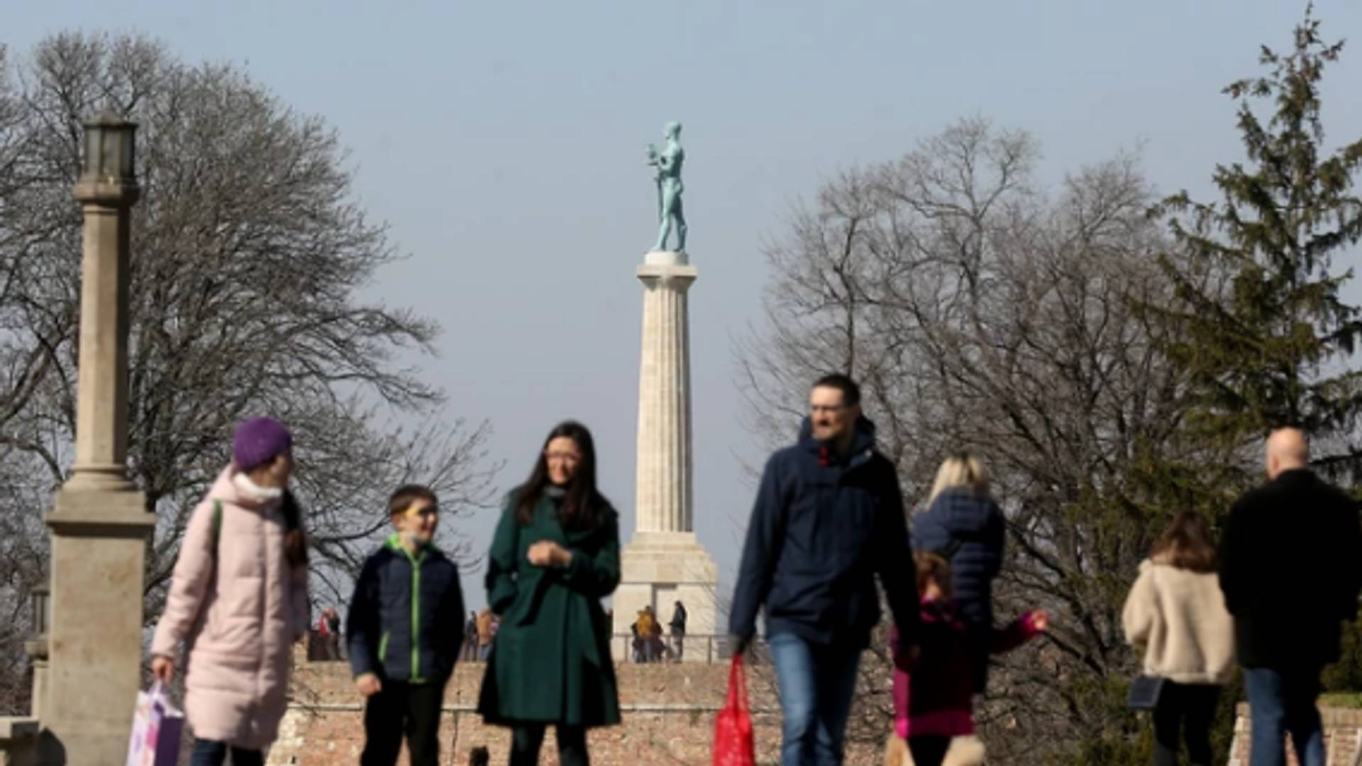 Ana Brnabić najavila popuštanje mera od sledeće nedelje, pregovara se o radnom vremenu ugostiteljskih objekata