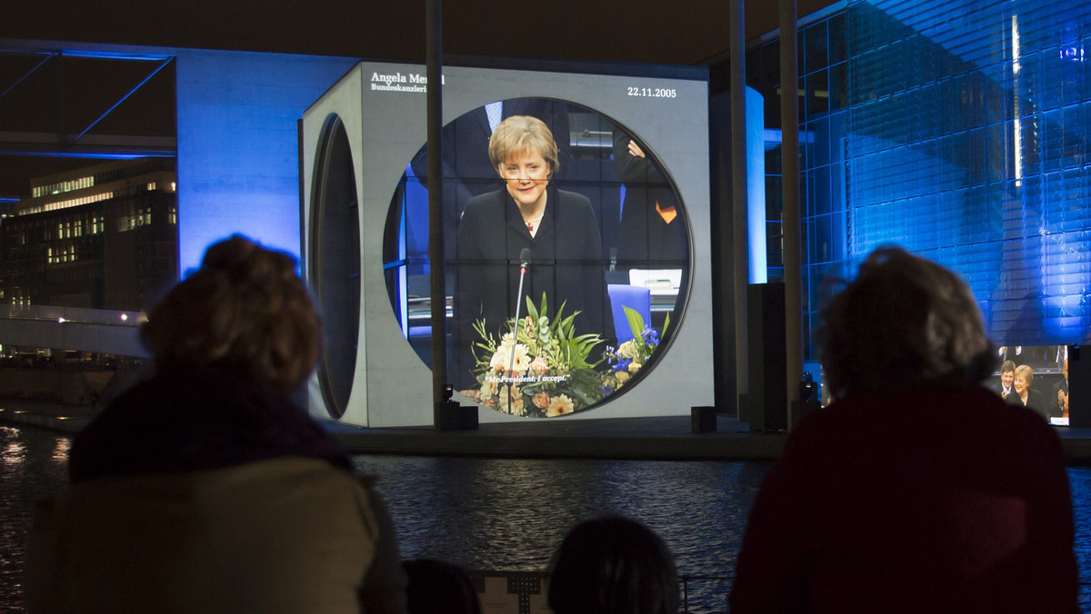Angela Merkel poza konkurencją - wybija rosyjski dziennik "Wiedomosti", komentując rezultaty niedzielnych wyborów do niemieckiego Bundestagu, wygranych przez CDU/CSU, które zdobyły łącznie 41,5 proc. głosów.