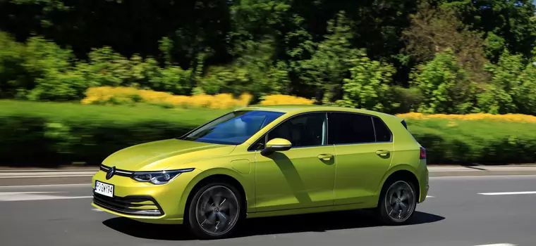 Volkswagen Golf z podwójnym zasilaniem – pojedzie na prądzie i na benzynie
