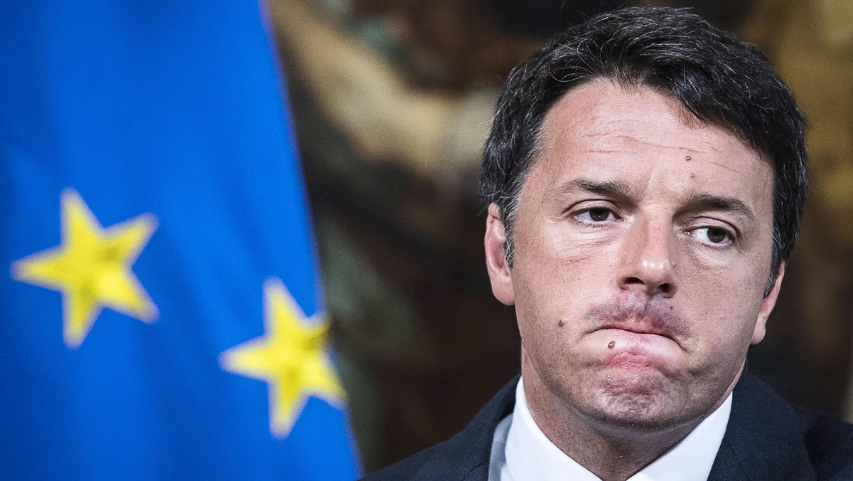 Premier Włoch Matteo Renzi, którego rząd przegrał w niedzielę referendum konstytucyjne, ogłosił, że podaje się do dymisji i złoży ją w poniedziałek na ręce prezydenta Sergio Mattarelli. Szef rządu wziął na siebie pełną odpowiedzialność za tę porażkę.