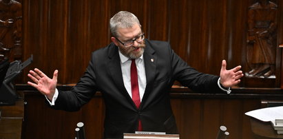 Szokujący początek obrad Sejmu. Braun i Macierewicz uprzedzili Tuska