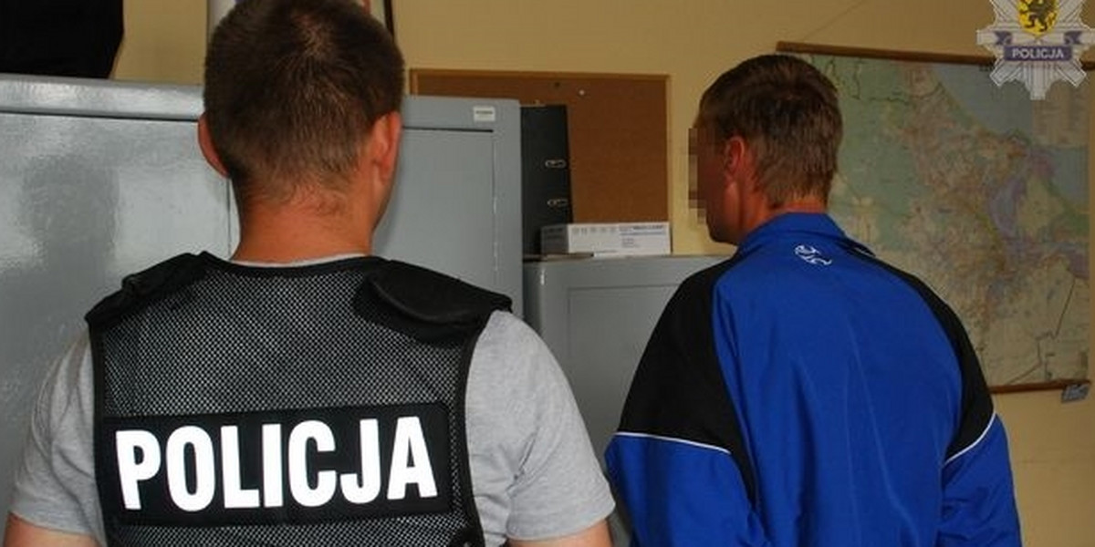 Policja schwytała młodych złodziei samochodów