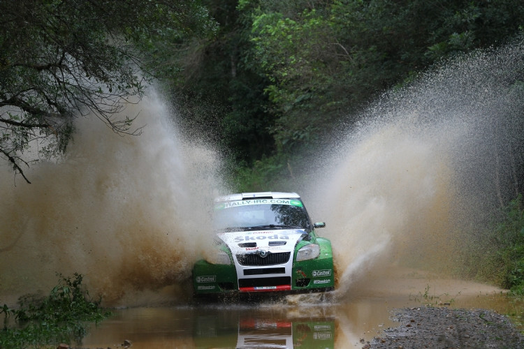 Rally de Curitiba 2010: pewne zwycięstwo Krisa Meeke, Juho Hänninen liderem IRC