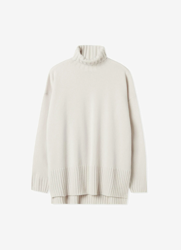 Pull «Maxi» en cachemire tricoté de Falconeri, environ 400 francs, via Zalando. 