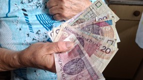 Co dalej z limitem wieku renty wdowiej? Perspektywa zmian jest dość odległa