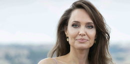 Angelina Jolie już się z tym nie kryje! Przyłapano ją w restauracji na randce