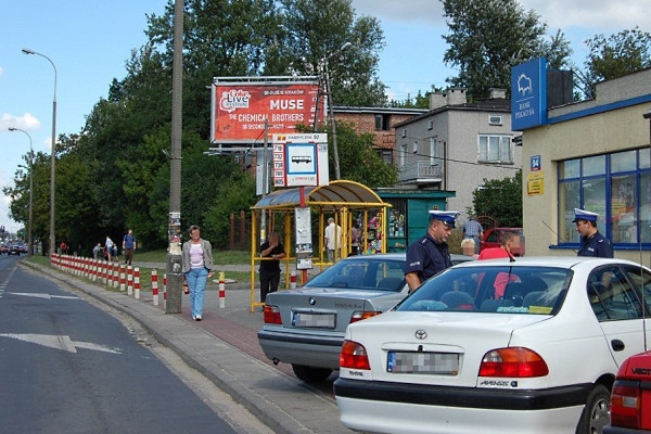 Zatrzymywanie się na zatoczkach autobusowych 