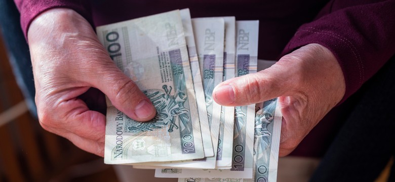 Dodatek w wysokości 14. emerytury co miesiąc. Kto może się ubiegać?