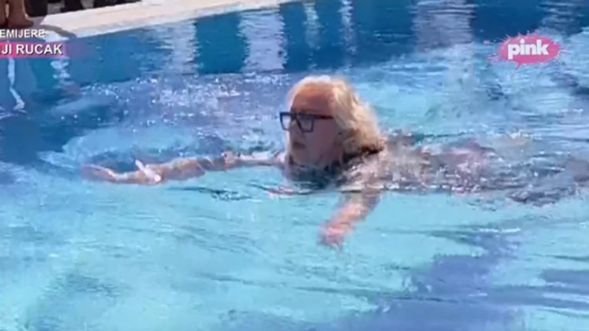 Zorica Marković uletela u bazen tokom gostovanja u jutarnjem kod Jovane ...