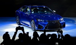 Nowa limuzyna z Japonii debiutuje na rynku! Nowy lexus GS F. Pierwsze ZDJĘCIA