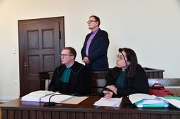 Będzie powtórka procesu byłego senatora. Waldemar Bonkowski jest oskarżony o znęcanie się nad psem