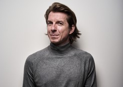 Karol Okrasa: Jedzenie to narzędzie manipulacji [ROZMOWA MAZURKA]