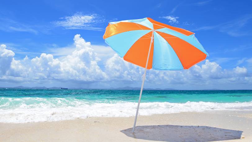 Sonnenschirme mit Mittelstock: Perfekter Sonnenschutz für Garten und Strand  -  Kaufberatung und Preisvergleich